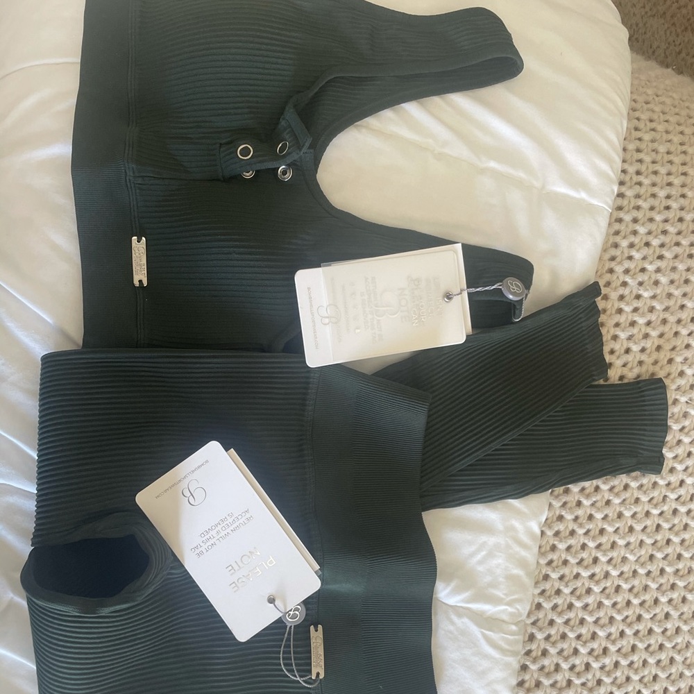 Brand new bombshell workout outfit